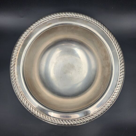FB Rogers 1883 Footed Buffet Server w/ Lid 10.5" Silver-Plate Round VTG 1940s - Picture 4 of 16